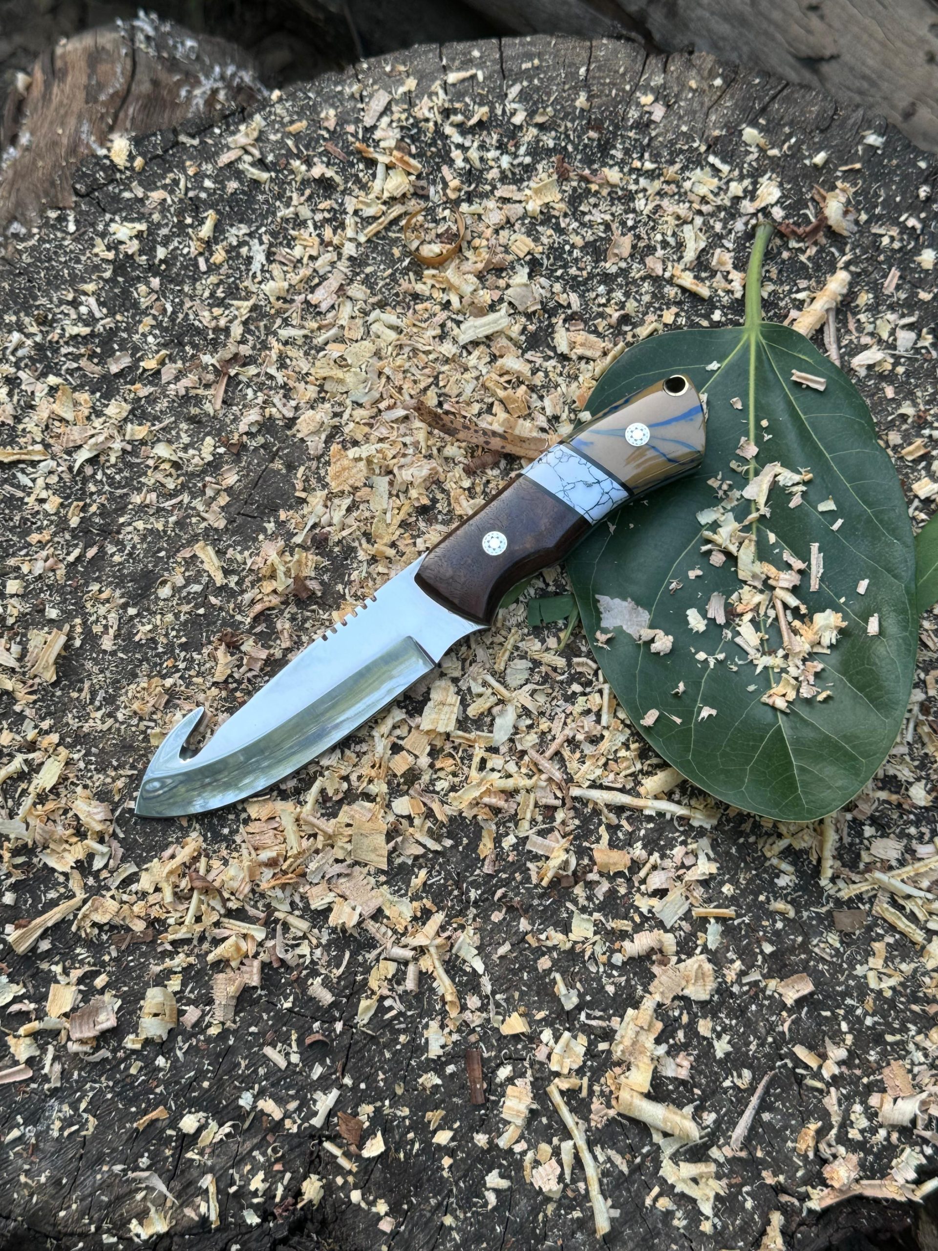 Gut hook Camping Knife